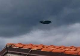 Image result for UFO Ryanair avvista un UFO nel volo Oslo - Bergamo ecco il video in anteprima!!