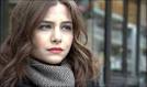 http://www.televizyondizisi.com/wp-content/uploads/2011/09/ezgi-asaroglu-resimleri-17.jpg