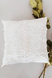 Vaizdo rezultatas pagal užklausą „wedding pillows“