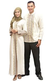 Busana Muslim Couple Sarimbit yang Trendy dan Murah