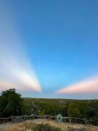 Attēlu rezultāti vaicājumam “anticrepuscular rays”