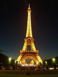 la-tour-eiffel-de-nuit-parisc