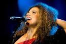 A cantora Vanessa da Mata