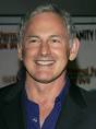 Victor Garber - images?q=tbn:ANd9GcRmeqZRRW3Stng2j9VKANDrg7dUfCLq1_FLNx-kJ5sUei0gqiE87i-IVA