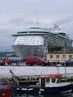 A large cruise ship operated by the Royal Caribbean Line. - via Daymix