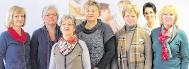 Monika Kramer, Laura Epe und Rita Schauerte (v.r.) freuen sich über die großzügige Spende der Caritas-Konferenz Meggen vertreten durch Edeltraud Hufnagel, ...