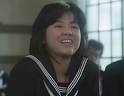 高校2年生の三田村由香（薬師丸