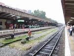 Railway_platforms_and_lines_at.