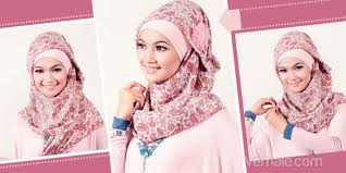 Cara Memakai Jilbab Segi Empat Modern (Kreasi Ala Butik)