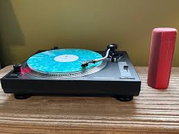 Crosley C100BT turntable