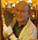 An ABC Broken Hill photo of Werner Schroer holding a 2.864 kilogram specimen ... - main.php?g2_view=core
