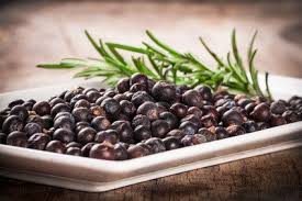 Attēlu rezultāti vaicājumam “Juniperus communis fruit”