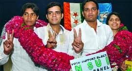 NSUI candidates Akshay Kumar, A.A. Vardhan, Harish Chaudhary and Deepika Deshwal release the party\u0026#39;s manifesto in New Delhi on Tuesday. - delhi1