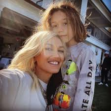 Image result for Queen B by Bumbleride $428 Gwen Stefani and Gavin Rossdale with Kingston and Zuma at the LA zoo