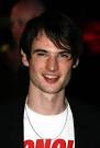 Tom Sturridge Tom Sturridge arrives at the World Premiere of 'The Boat That ... - World Premiere Boat Rocked Outside Arrivals 4oqHWLZ8LZIl