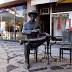 Escultura de Fernando Pessoa