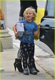 Image result for Queen B by Bumbleride $428 Gwen Stefani and Gavin Rossdale with Kingston and Zuma at the LA zoo