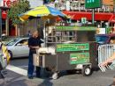 Puesto callejero de comida - via Daymix