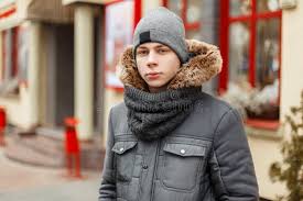 Картинки по запросу Молодой человек в шапке