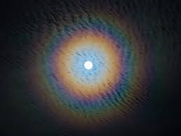 Attēlu rezultāti vaicājumam “Lunar corona”