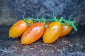 Afbeeldingsresultaat voor blushing yellow tomato