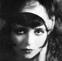 http://pincurlmag.com/wp-content/uploads/2011/04/Clara-Bow-20s.jpg