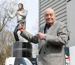 Mohammed Al Fayed and Michael Jackson statue