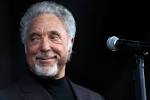 Grammys: Jessie J, TOM JONES Duet Gets Shredded on Social Media
