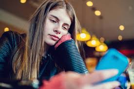 Risultati immagini per bored teen