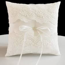 Vaizdo rezultatas pagal užklausą „wedding pillows“