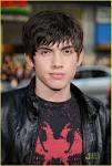 http://www.teenidols4you.com/blink/Actors/carter_jenkins/carter_jenkins_1265500044.jpg