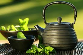 الفوائد الصحية للشاي الأخضر وتأثيره الإيجابي