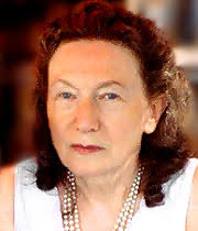 Tilly Boesche-Zacharow ist eine renommierte Schriftstellerin aus Berlin.