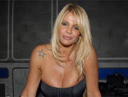 http://t0.gstatic.com/images?q=tbn:ANd9GcS0Iz0XLhFIKaD2UhO7lsLMaFz2ZFIohUtHeU3suQXEZhC8wO4&t=1&usg=__5jjYyXAlpjO5iwpZ8g0jxb65bs4=