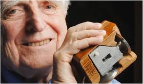 Tant de souris en deuil depuis que Papa Engelbart a pris la tangente... dans Hommages et coups de gueule !