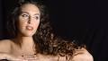 Norah Amsellem (Adina).