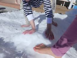 雪　裸足|Training: Walking barefoot on the snow in winter