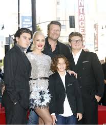 Image result for Queen B by Bumbleride $428 Gwen Stefani and Gavin Rossdale with Kingston and Zuma at the LA zoo