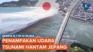 Hasil gambar untuk tsunami jepang