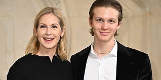 Image result for Orbit Infant System Kelly Rutherford