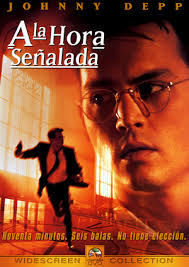 Pel�cula del a�o 1995. Intriga. A la hora se�alada. Gene Watson y su hija de seis a�os son tomados como rehenes por unos impostores que se hacen pasar por polic�as y que obligan a Watson a cometer un asesinato en los pr�ximos noventa minutos, si no quiere ver morir a su hija.