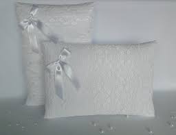 Vaizdo rezultatas pagal užklausą „wedding pillows“