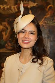 Sophie Winkleman dressed like a royalty with this cream decorative hat. - Sophie%2BWinkleman%2BDress%2BHats%2BDecorative%2BHat%2B4LhOXPtBXtBl