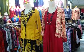 Thamrin City Dipadati Pengunjung yang Belanja Kebutuhan Lebaran ...
