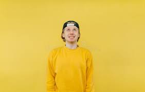 Картинки по запросу Молодой человек в шапке