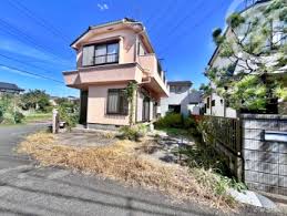 Image result for 武蔵村山市岸2丁目〈中古〉JR八高線「箱根ヶ崎」駅バス６分停歩４分　閑静な住宅地　前面道路が広いのでクルマの運転が苦手な方も車庫入れ楽々！　全居室収納充実！