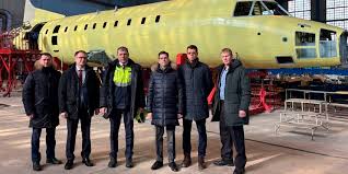 Картинки по запросу выполненное в цвете рельефное изображение пассажирского среднемагистрального лайнера