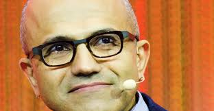 Comme annoncé par des rumeurs persistantes ces derniers jours, Satya Nadella a été nommé ce mardi nouveau PDG de Microsoft, en remplacement de Steve Baller. - nadella-microsoft-675