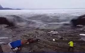 Hasil gambar untuk tsunami jepang