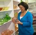 Antiques collect
or puts her tr ...